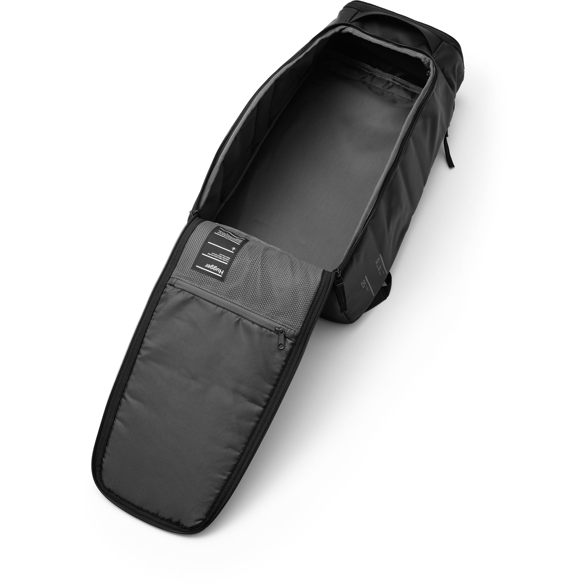 D_B_ - HUGGER BACKPACK 25L - BLACK OUT