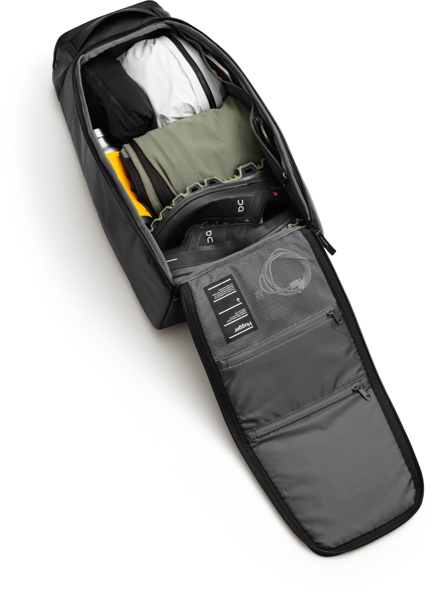 D_B_ - HUGGER BACKPACK 30L - BLACK OUT