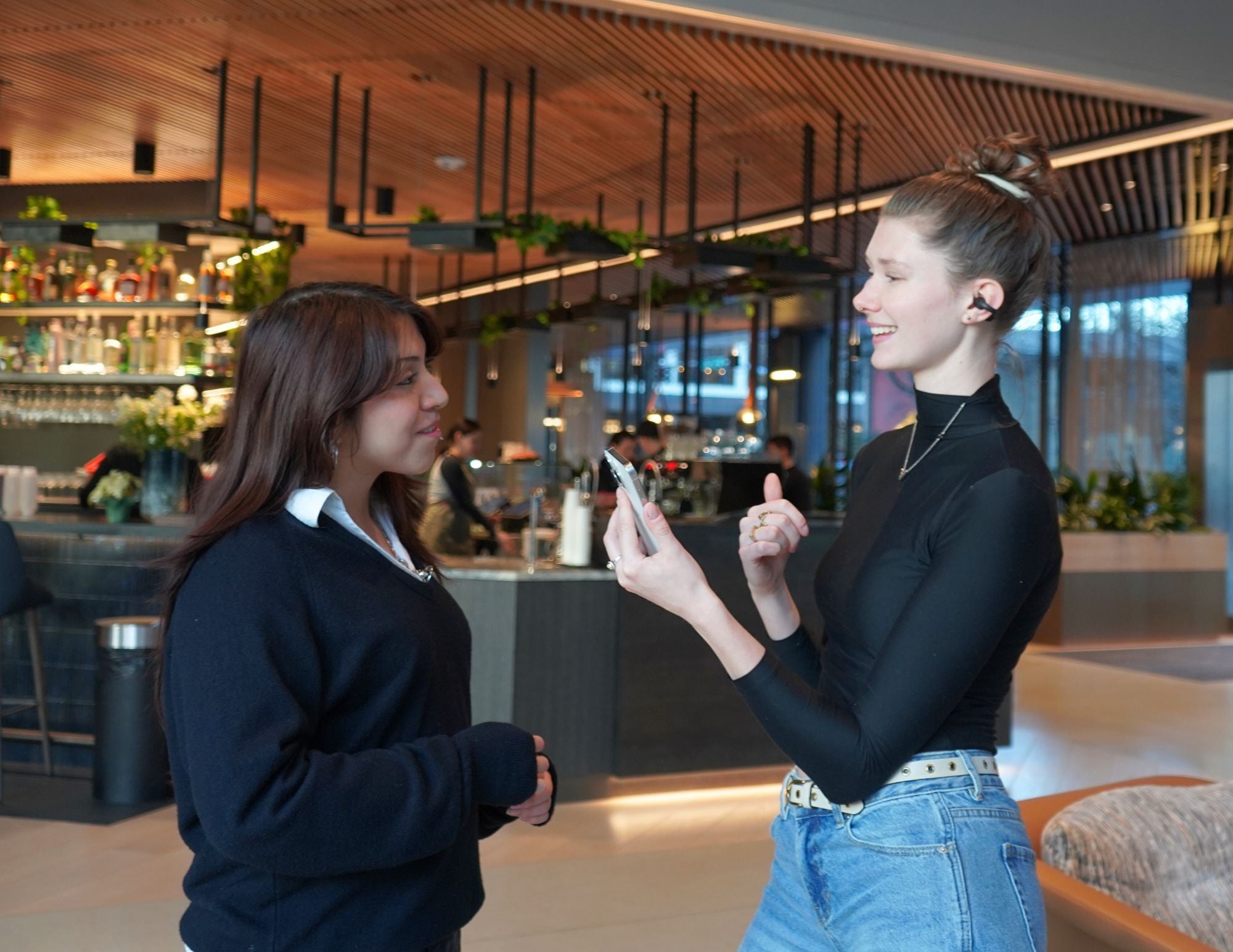 ITOURTRANSLATOR - ITOUR Z50S PRO MAX AI TRANSLATION EARBUDS