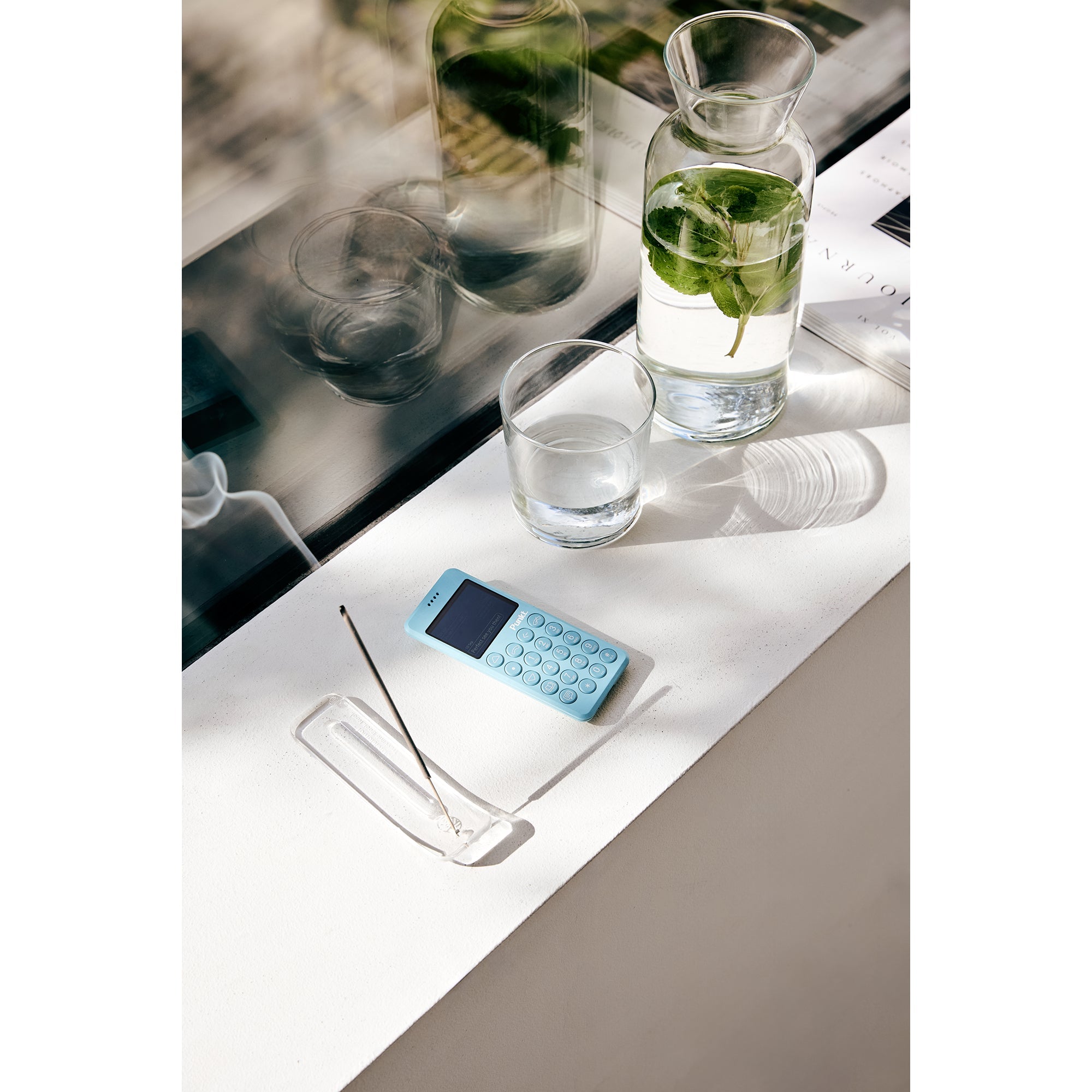 PUNKT. - MP02 / GENERATION 2 MOBILE PHONE INT. VERSION