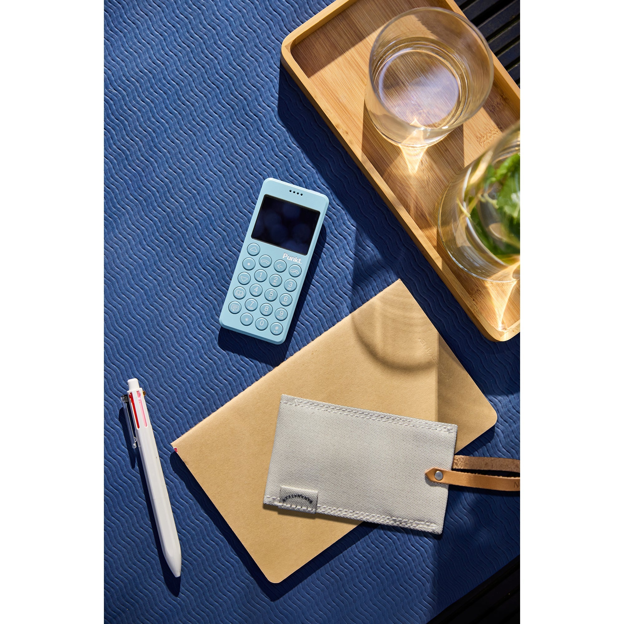 PUNKT. - MP02 / GENERATION 2 MOBILE PHONE INT. VERSION