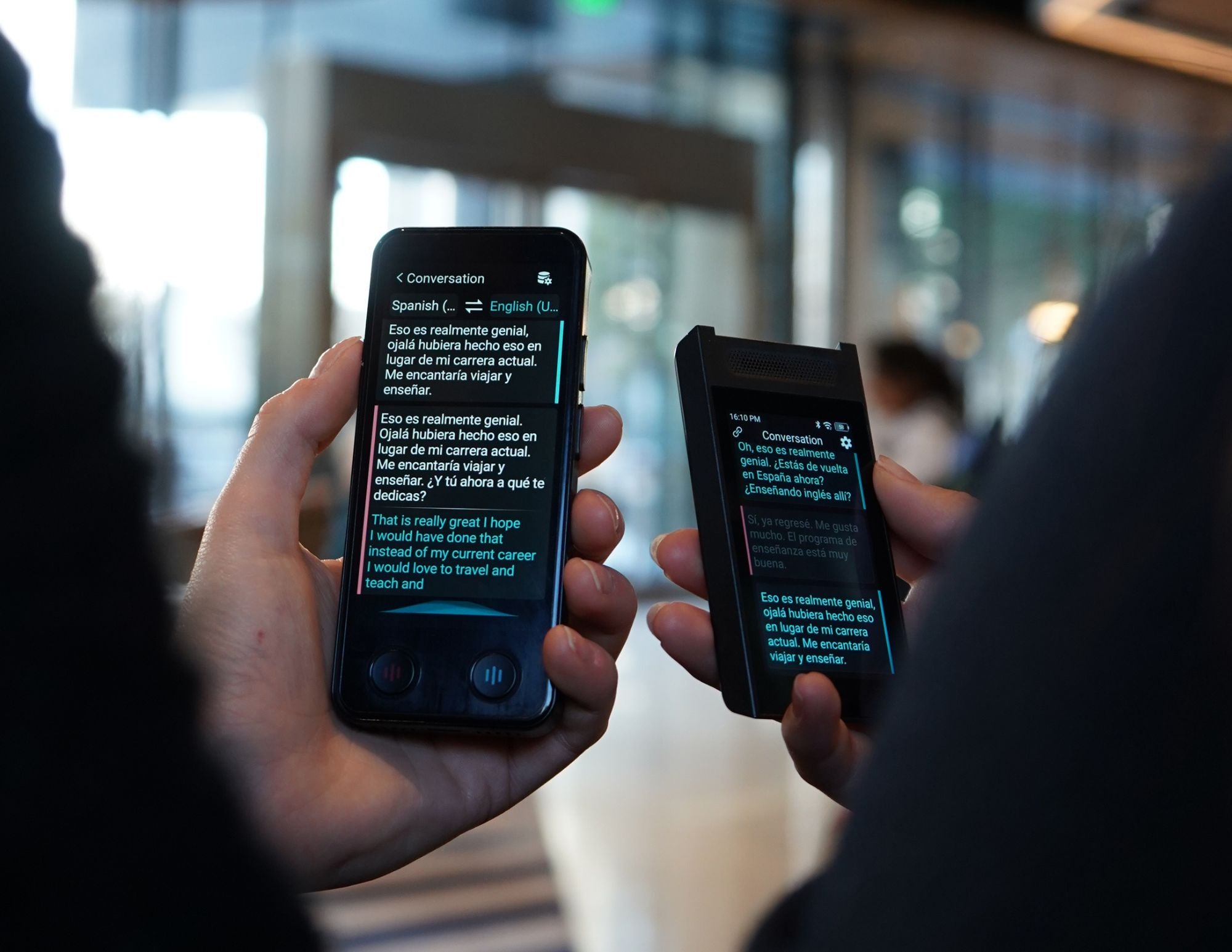 ITOURTRANSLATOR - DUAL SCREEN LANGUAGE TRANSLATION DEVICE