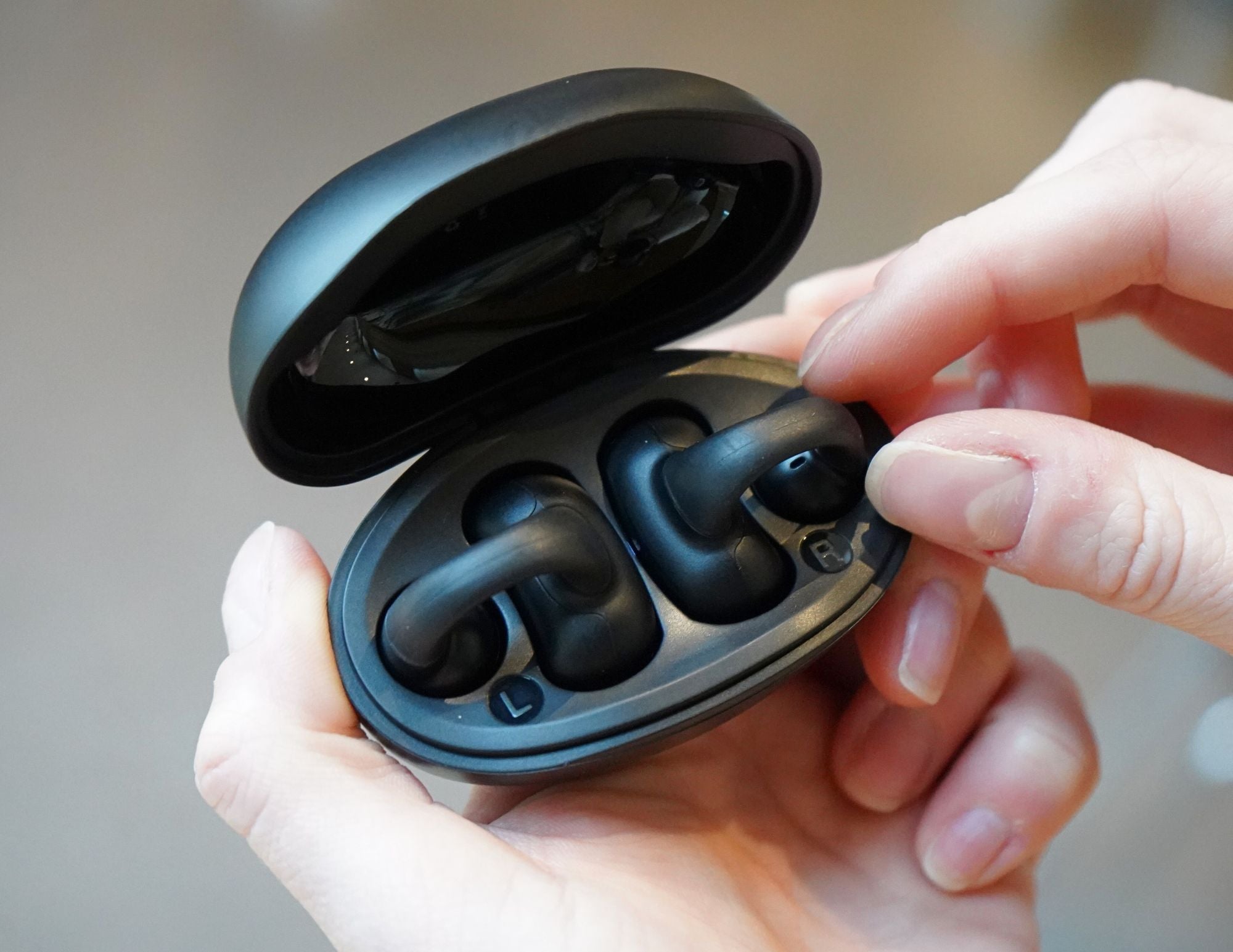 ITOURTRANSLATOR - ITOUR Z50S PRO MAX AI TRANSLATION EARBUDS