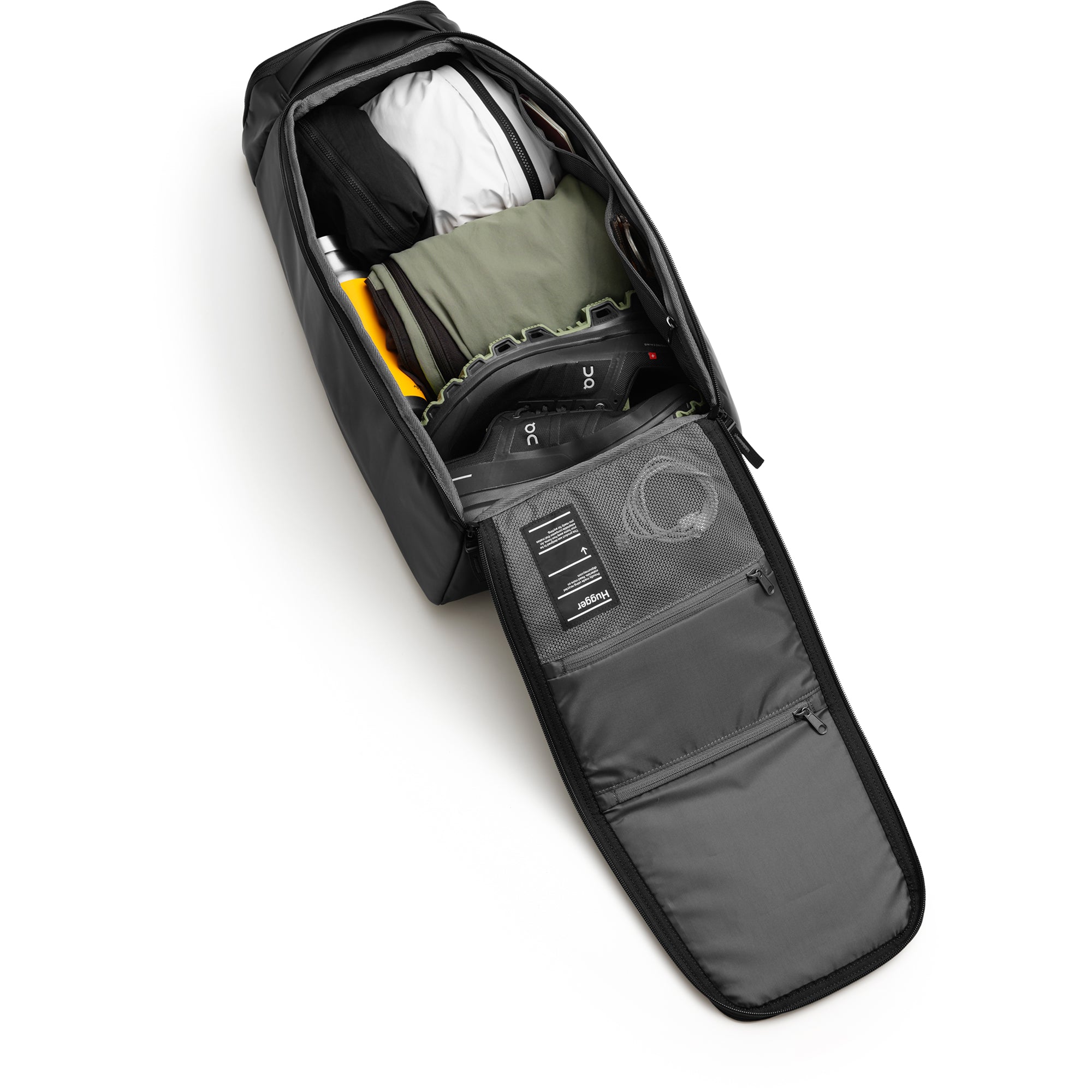 D_B_ - HUGGER BACKPACK 30L - BLACK OUT