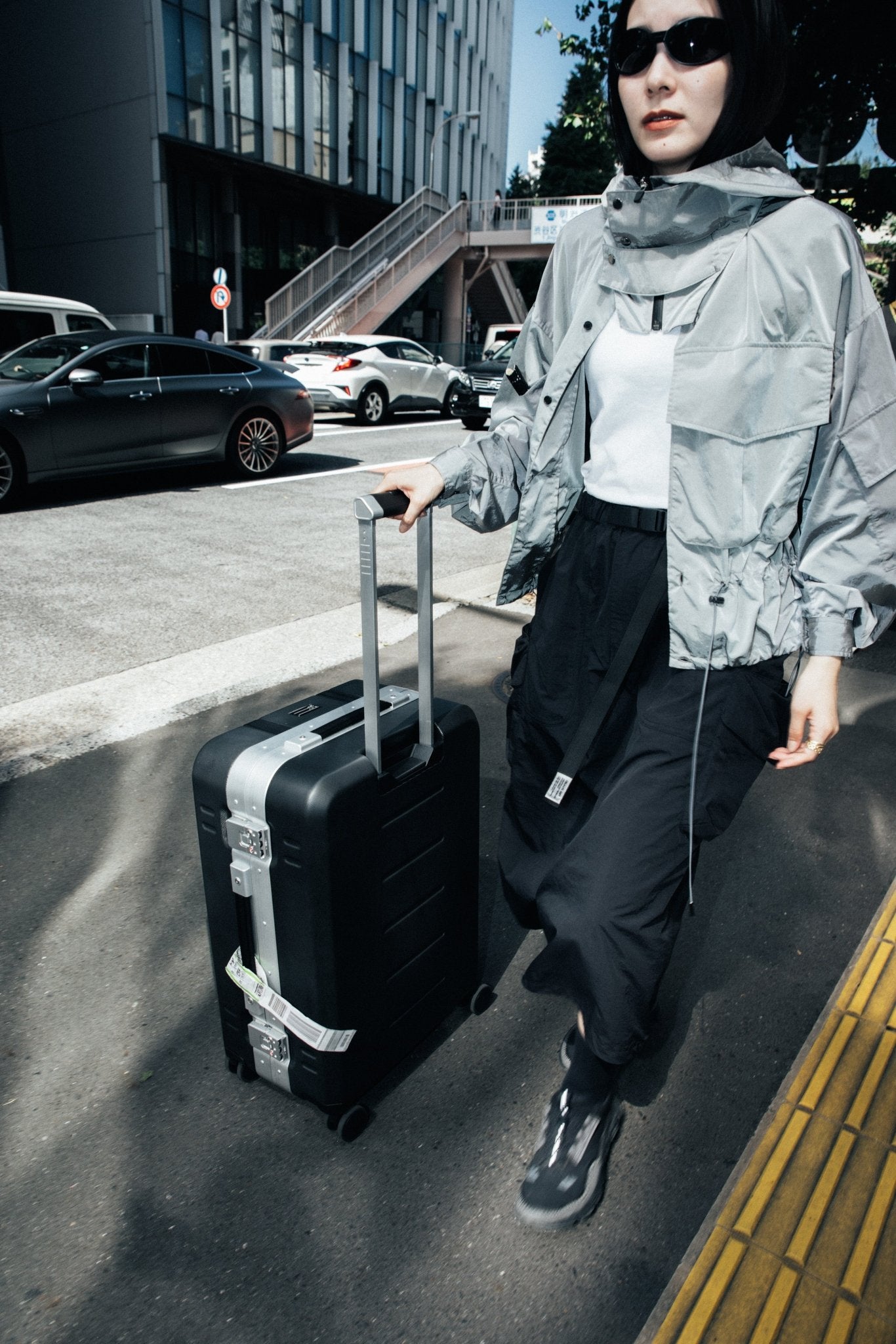 D_B_ - RAMVERK PRO CHECK - IN LUGGAGE LARGE - SILVER