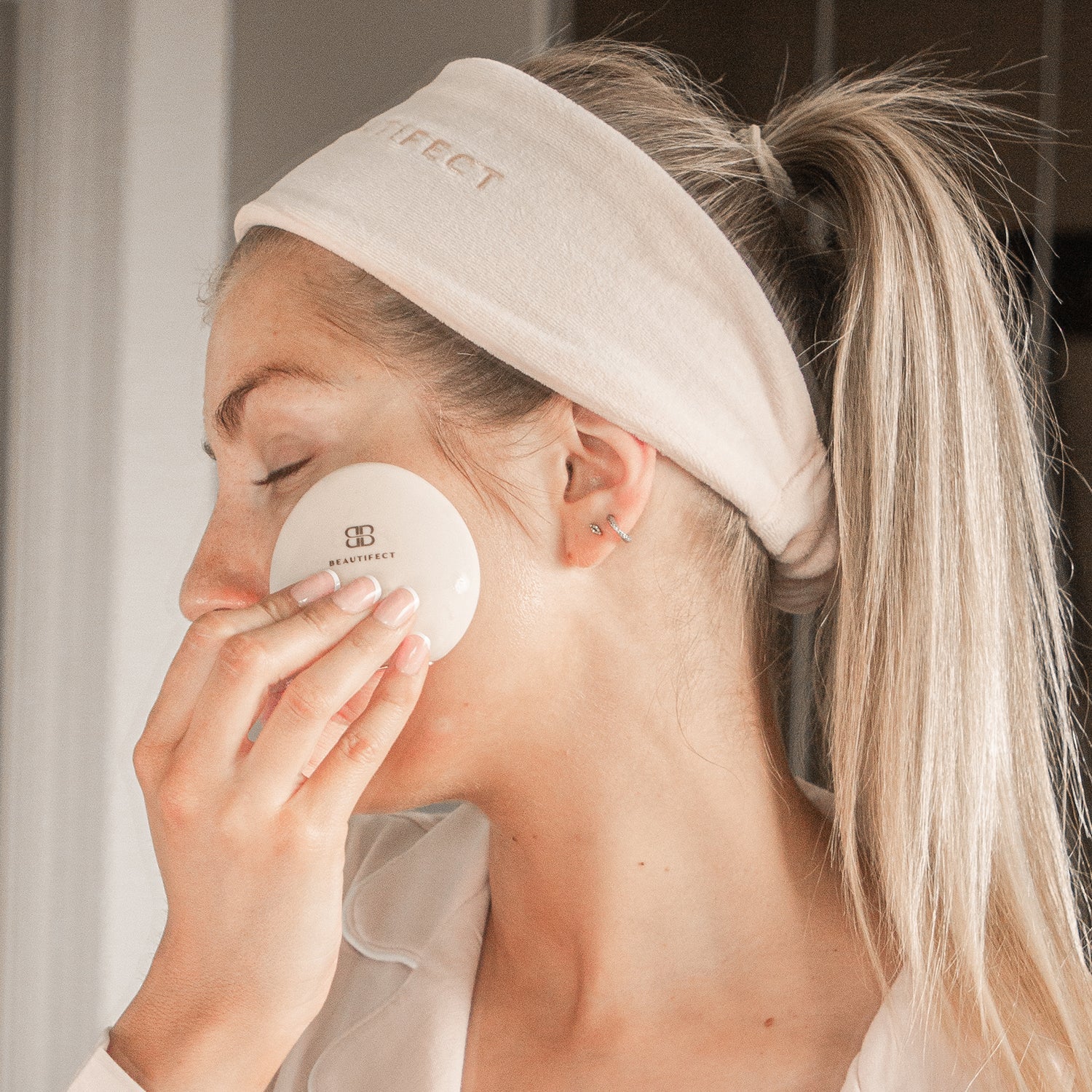 Heatsonic Cleansing Device
