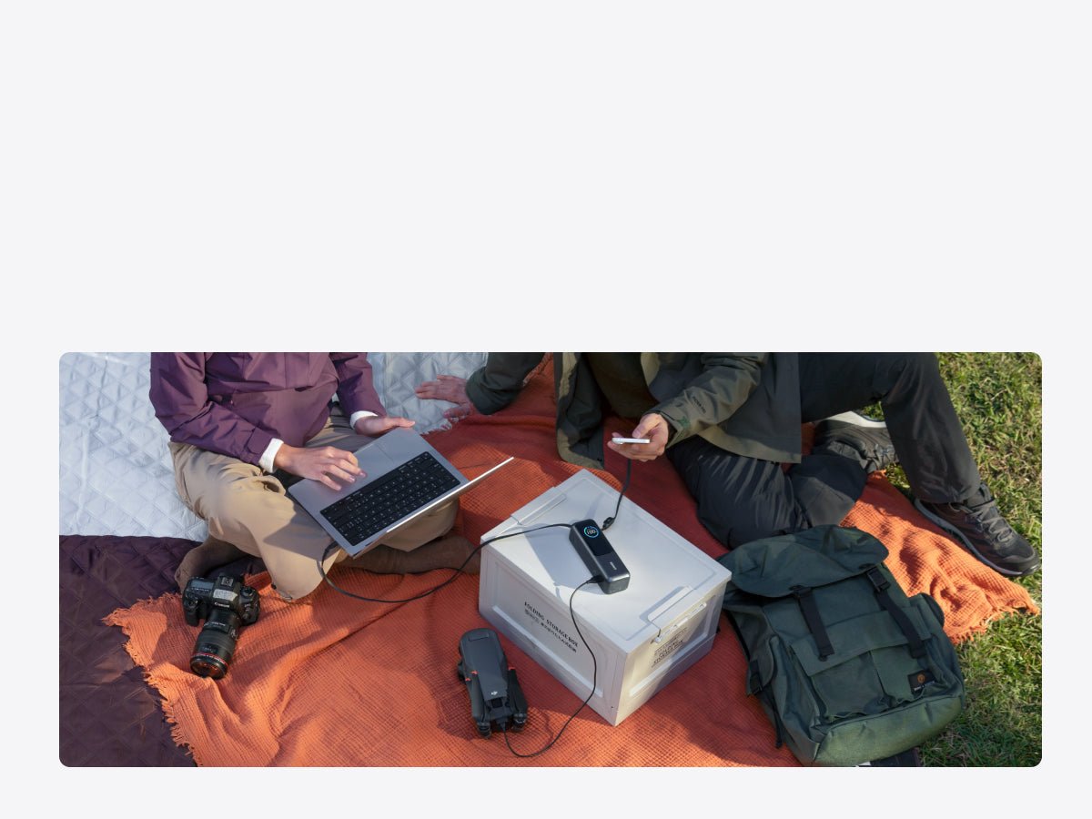 LAPTOP POWER BANK (25K, 165W, BUILT-IN AND RETRACTABLE CABLES)