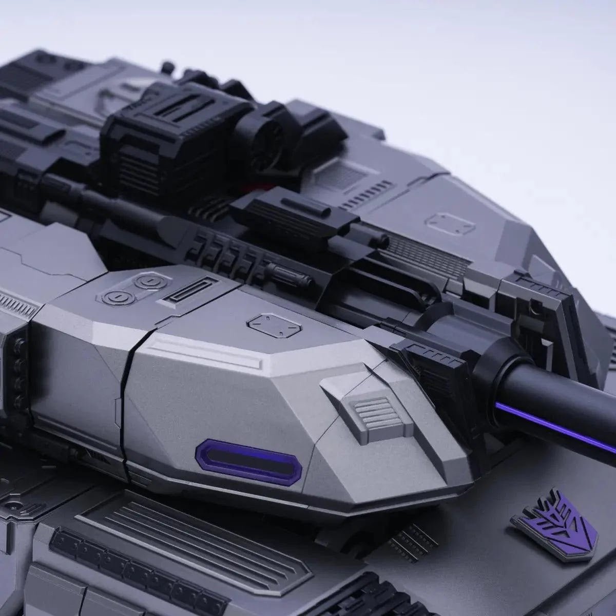 MEGATRON G1 FLAGSHIP ROBOT